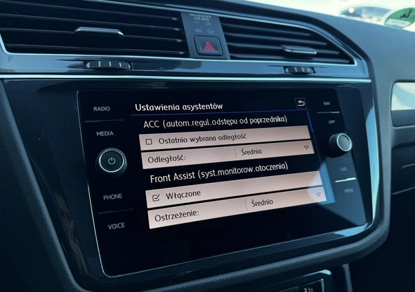 Volkswagen Tiguan cena 143900 przebieg: 109539, rok produkcji 2020 z Poręba małe 466